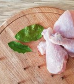 De ce nu trebuie să speli niciodată carnea de pui înainte de a o găti