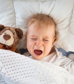 Studiu: bebelușii plâng noaptea pentru a-și împiedica părinții să le facă frați