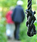 Dramă în Vaslui: o mamă s-a sinucis după ce  fiul ei s-a spânzurat