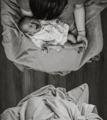 Ce inimă să ai! O mamă și-a dat bebelusul unui necunoscut, iar acum îl vrea înapoi