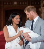 Meghan Markle și Prințul Harry caută bonă pentru Archie. Ce așteptări au