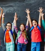 Vouchere de 1.100 de lei pentru elevii din România. Cum le pot primi