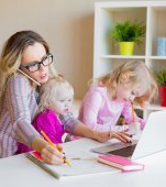 Studiu: femeile care au copii și job fulltime sunt cu 40% mai stresate decât cele care nu au copii