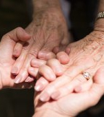 Proiect de lege incredibil! Copiii obligați să-și întrețină părinții