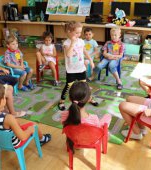 Salvați Copiii deschide grădinițele estivale pentru copiii din medii defavorizate Rata de părăsire timpurie a școlii este de peste trei ori mai mare în rândul copiilor romi