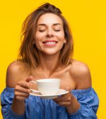 Persoanele care beau cafea sunt mai inteligente și mai fericite