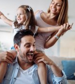 Cercetătorii au decis: copiii îi fac pe părinți mai fericiți, până la urmă