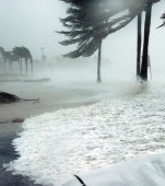 Ciclonul din Grecia a ucis o mamă și fiul ei. Cum prevenim astfel de tragedii