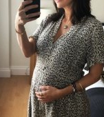 O cântăreață faimoasă este însărcinată la 44 de ani, după ce a apelat la o bancă de spermă