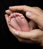 Cum ai grijă de pielea bebelușului în primele zile de viață