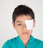 O jucărie era să îl coste vedea pe acest copil. Medicii avertizează!