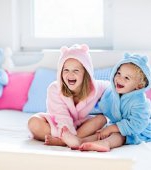 Atenție, părinți! Aceste obiecte vestimentare au fost retrase de pe piață pentru că pot izbucni în flăcări