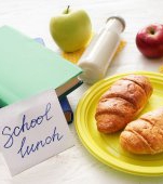 Guvernul a decis: elevii primesc 2 lei/zi pentru hrană - mai puțin decât un deținut!