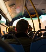 ALERTĂ de pedofil! Un bărbat ademenește copiii cu 50 de lei prin autobuzele din centru