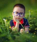 Un copil din Satu Mare a fost refuzat de toate școlile pentru că are un IQ prea mare și ADHD