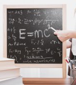 Un exercițiu la matematică a creat haos printre părinți. Cât fac 2+2×2-2×2?