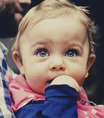 Dr. Mihai Craiu avertizează: "Uitați-vă cu atenție la pozele copiilor dumneavoastră! Dacă observați asta în ochii lor, mergeți imediat la medic"