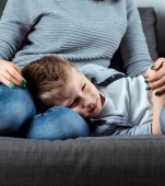 Copilul nu-ți poate spune că suferă de anxietate, însă îți va zice: „Mă doare burtica”