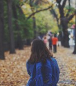 O fată de 17 ani din Prahova a dispărut din stația de microbuz! Copila voia să ia mașina, pentru a ajunge acasă