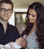 Anca Serea a arătat impecabil la botezul celui de-al șaselea copil. Ce familie frumoasă are!