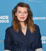 Milla Jovovich însarcinată în 7 luni la 43 de ani: "M-am îngrășat 23 de kilograme"