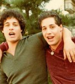 Povestea tripleților separați la naștere ca parte a unui experiment grotesc