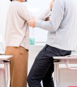 Lege nouă adoptată de Senat: elevii care lovesc profesorii ajung la închisoare doi ani și jumătate