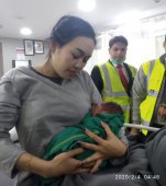 Viața bate filmul: o femeie a născut în avion! A avut noroc că un pasager era medic