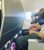 Șoc în avion: o mamă a început să taie unghiile copilului în timpul unui zbor
