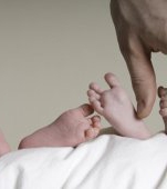 Cântăreau doar 500 de grame! Bebeluși gemeni, născuți la 23 de săptămâni, salvați de medici români