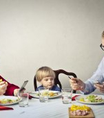 Când copilul tău alege să îți spună ție ce îl doare, lasă totul deoparte și ascultă-l!
