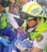 Momentul șocant când un nou-născut este salvat, după ce mama l-a aruncat între zidurile unei clădiri