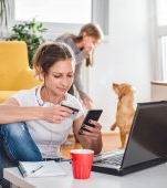 COVID-19: cumpărăturile s-au mutat în ONLINE! Iată de unde poți lua medicamente, alimente și produse de îngrijire zilele acestea