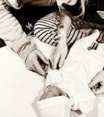 O îndrăgită cântăreață a născut în secret. Nici prietenii ei nu știau că este însărcinată