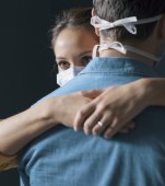 Cine sunt mai predispuși la a contracta coronavirusul: bărbații sau femeile?