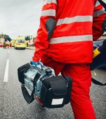 Un paramedic din Olt și-a lăsat acasă copilul nou-născut și urcă zilnic în ambulanță pentru a salva vieți