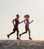 Jogging-ul în pandemie: este mai periculos să alergi în spatele cuiva decât în dreptul lui