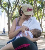 Poziția UNICEF cu privire la contactul apropiat dintre mamă și copil și alăptare în contextul COVID-19