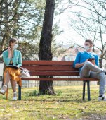 Un studiu de la Harvard spune că distanțarea socială va continua până în 2022