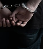 O mamă este arestată pentru că a refuzat să părăsească un parc închis din cauza pandemiei