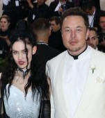 Elon Musk a devenit tată pentru a șaptea oară cu cântăreața Grimes