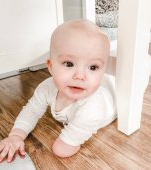 Un băiețel de 11 luni, absolut adorabil, este cel mai tânăr influencer de pe Instagram și nu are un braț