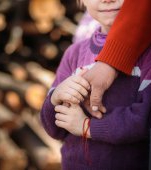 COVID -19 - Numărul copiilor care trăiesc în familii sărace ar putea să crească cu 86 milioane până la finalul anului