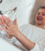 Băiețelul de 9 ani care a inventat mașina de spălat pe mâini a primit Ordinul Președintelui