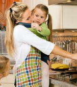 Nu mai trăi în minciună! Ca mamă casnică nu vei fi niciodată fericită