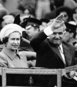 Secrete amuzante din istorie: Regina Elisabeta s-a ascuns de Ceaușescu într-un tufiș când acesta se afla în vizită la Palatul Buckingham