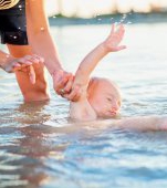 Eroi printre noi: O fetiță de 1 an a căzut în apele Dunării și a fost readusă la viață de un asistent medical aflat în timpul său liber