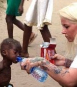 Îți amintești de băiețelul subnutrit din Nigeria salvat de o asistentă socială? Uite cum arată și ce face acum