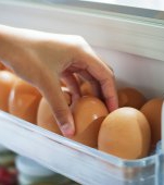 De ce nu este bine să ținem ouăle în ușa frigiderului. Explicația specialiștilor