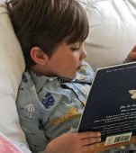 Un băiețel de numai 4 ani lansează prima lui carte! Compune cele mai drăguțe poezii
